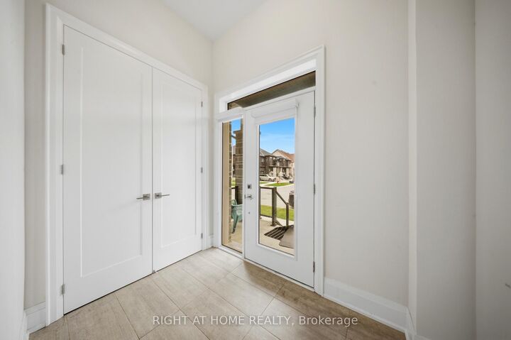 Property Photo:  80 Tempel Street  ON L4E 1K6 