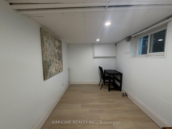 Property Photo:  26 Patricia Avenue Lower-2  ON M2M 1H8 