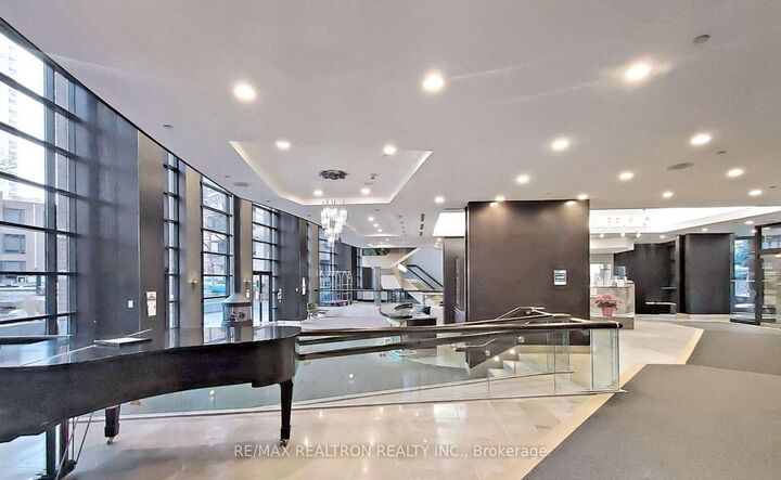 Property Photo:  33 Sheppard Avenue E 3401  ON M2N 7K1 