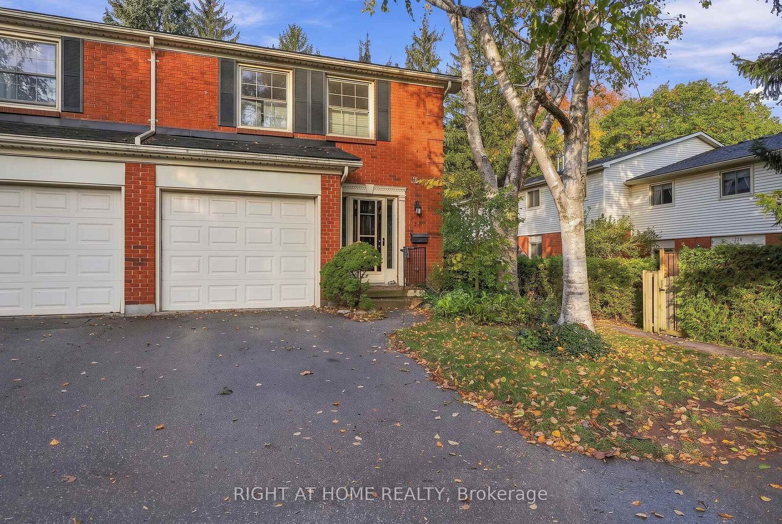 Property Photo:  428 Wilkins Street  ON N6C 5B2 