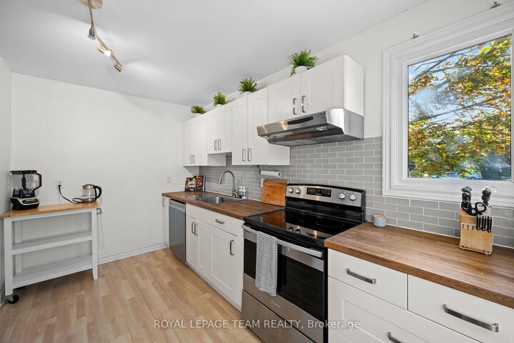 Property Photo:  61 McClintock Way 92  ON K2L 2A3 