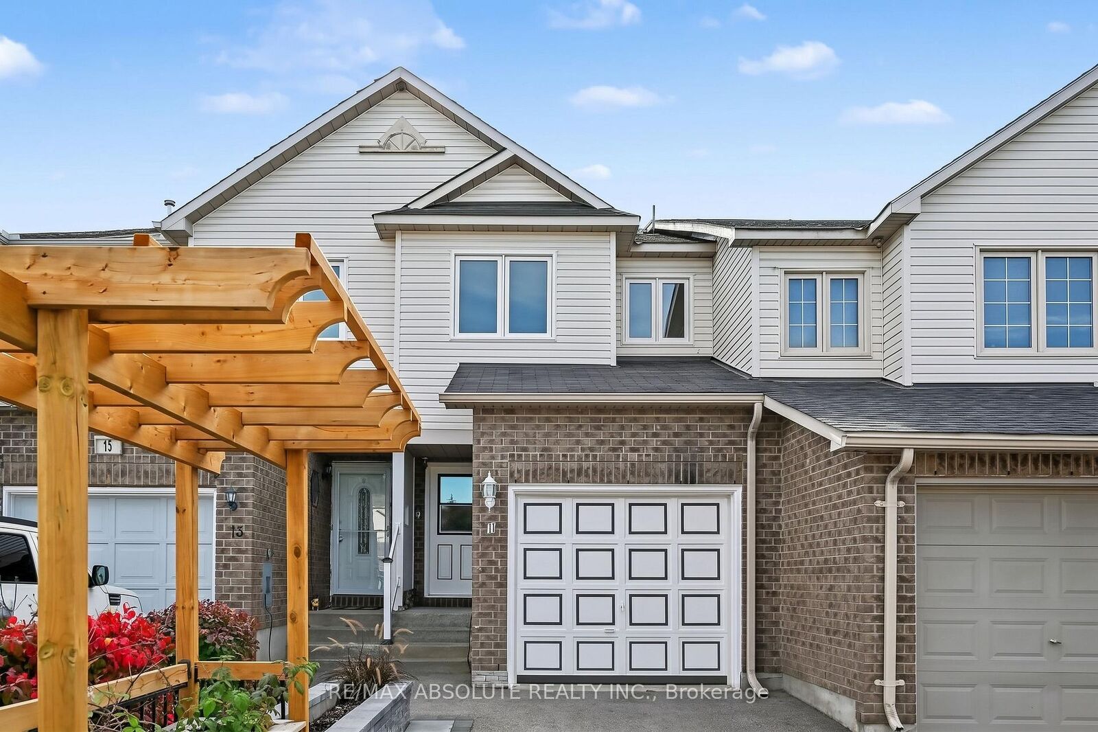 Property Photo:  13 Spruce Crescent  ON K7S 3V8 