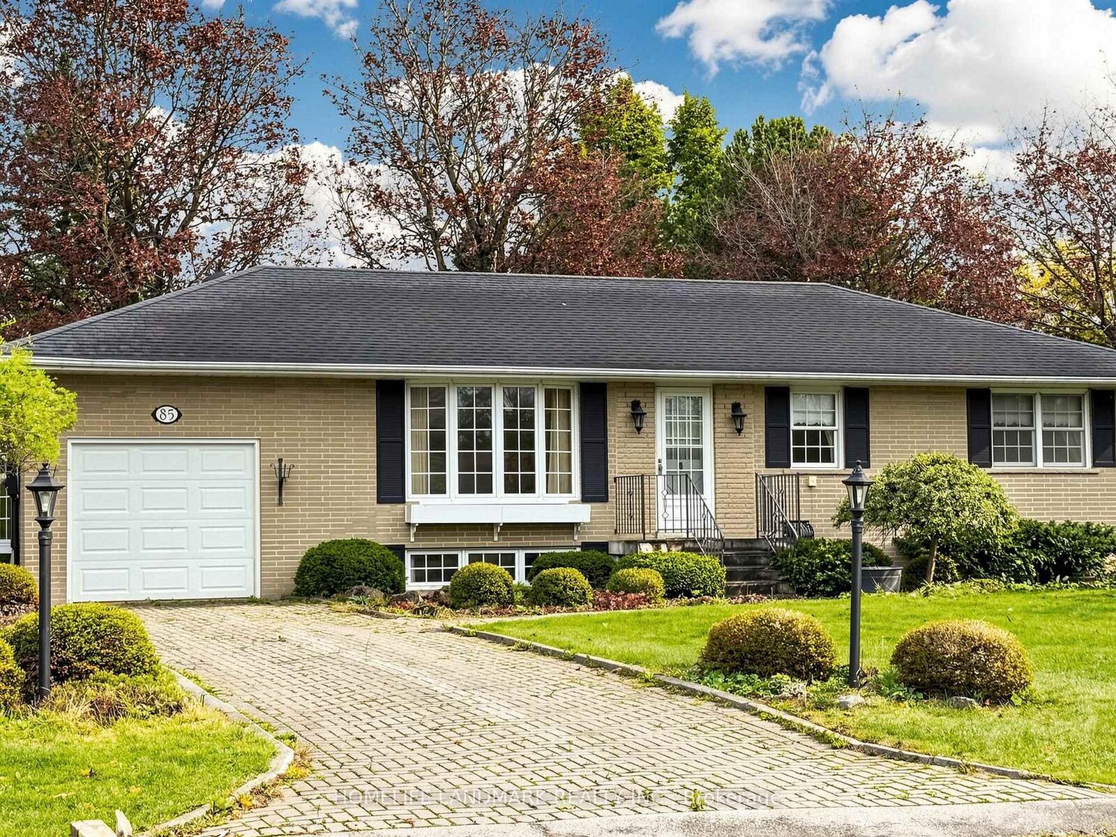 Property Photo:  85 Patricia Drive  ON L7B 1H5 