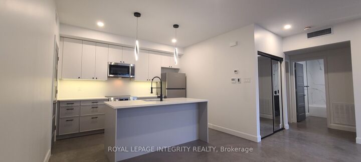 Property Photo:  398 Marguerite Avenue Unit B  ON K1L 7W6 
