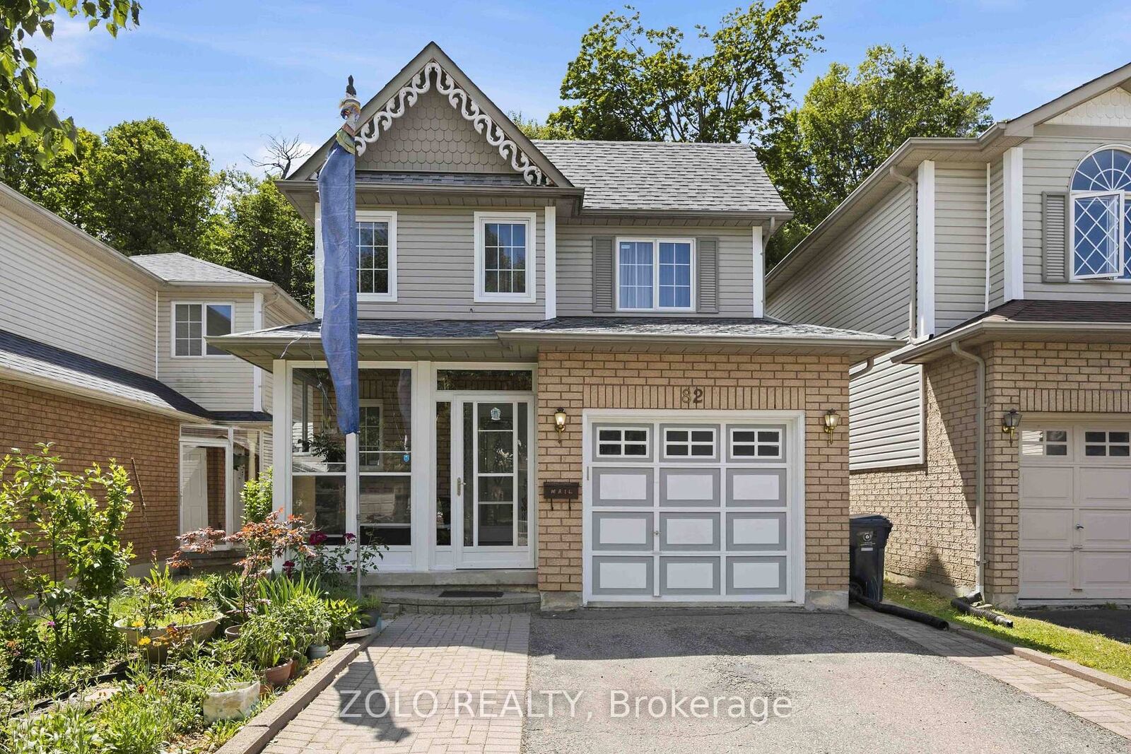 Property Photo:  82 Piperbrook Crescent  ON M1E 5G9 