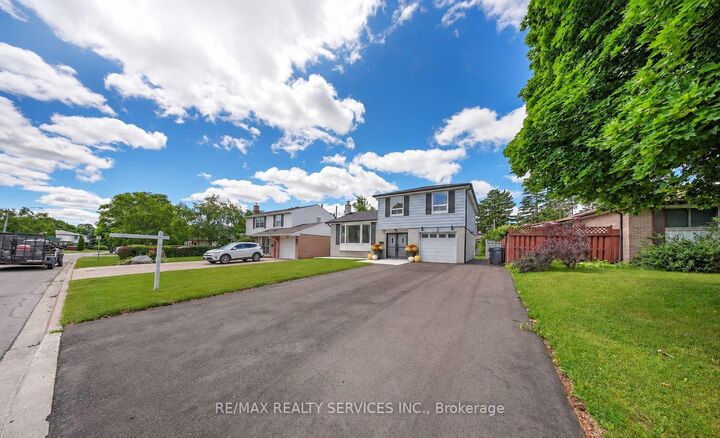 Property Photo:  41 Brookland Drive  ON L6T 2M6 