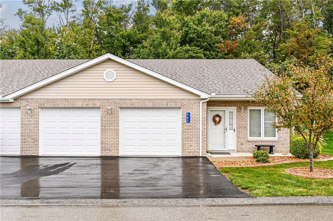 Property Photo: 563 Sunview Cir PA 15650