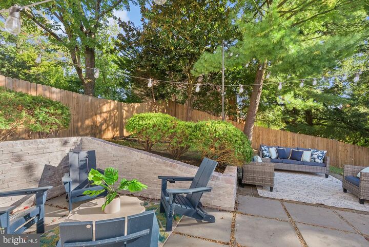 Property Photo: 4612 9th Street S VA 22204