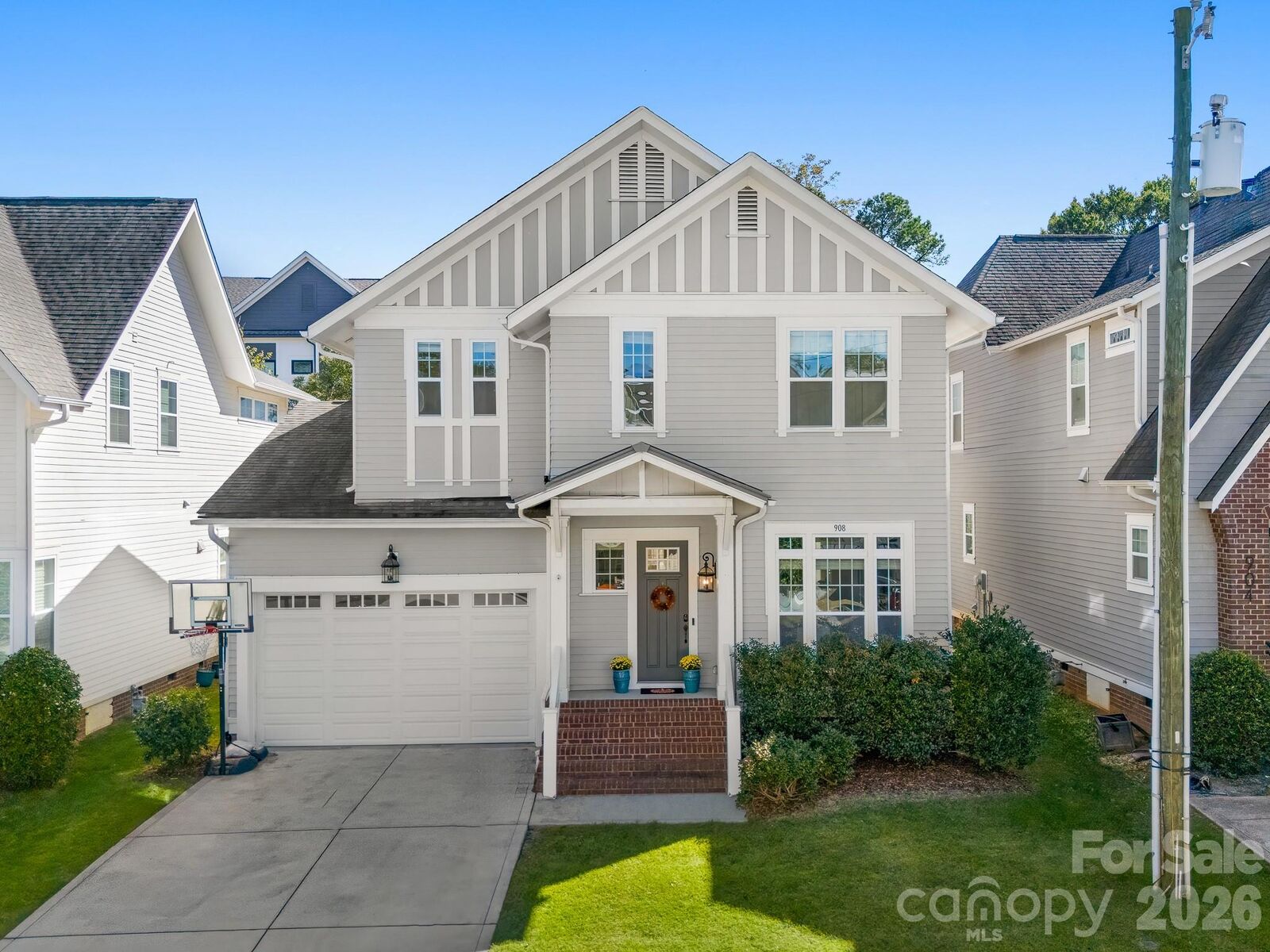 Property Photo:  908 Millbrook Road  NC 28211 