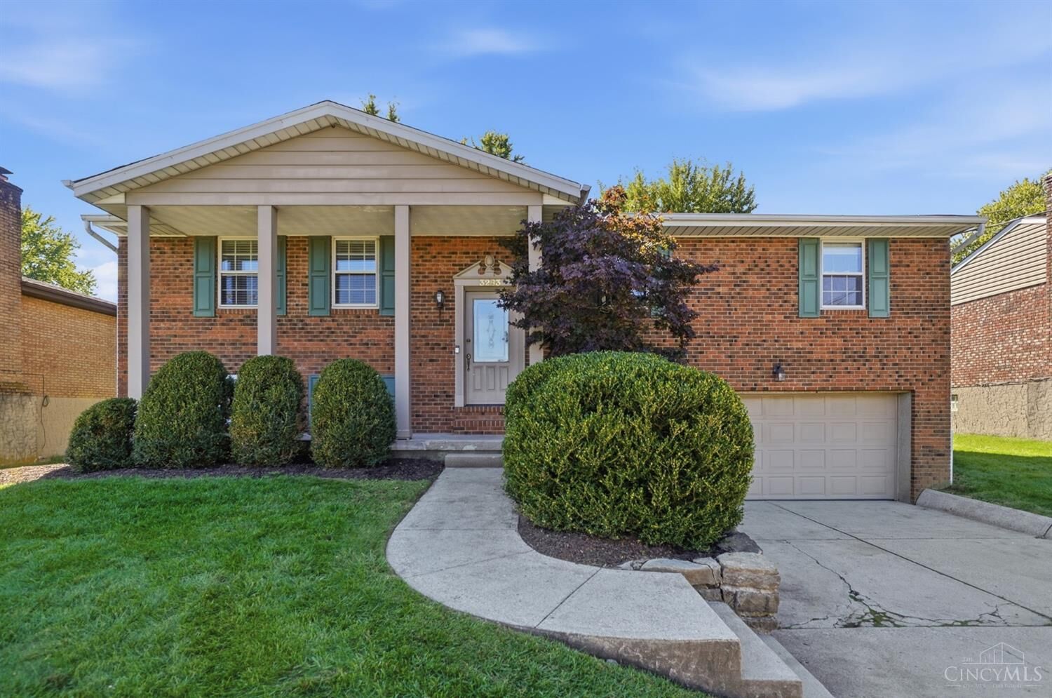 Property Photo: 3283 Linsan Drive OH 45239