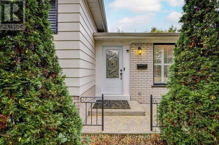 Property Photo: 440 Sunset Drive ON L6L 3N4