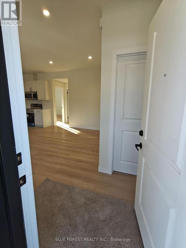 Property Photo:  733 Verulam Street 1  ON N6C 4Z8 
