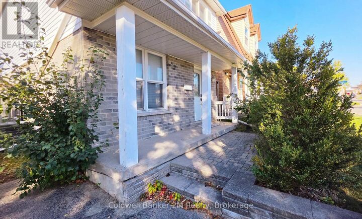 Property Photo:  852 Attersley Drive  ON L1K 1T9 