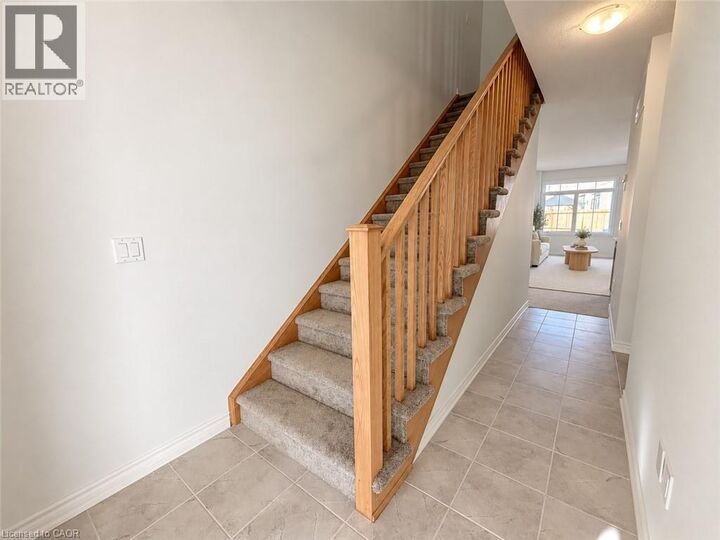Property Photo: 8 Elite Crescent ON N3W 0L1