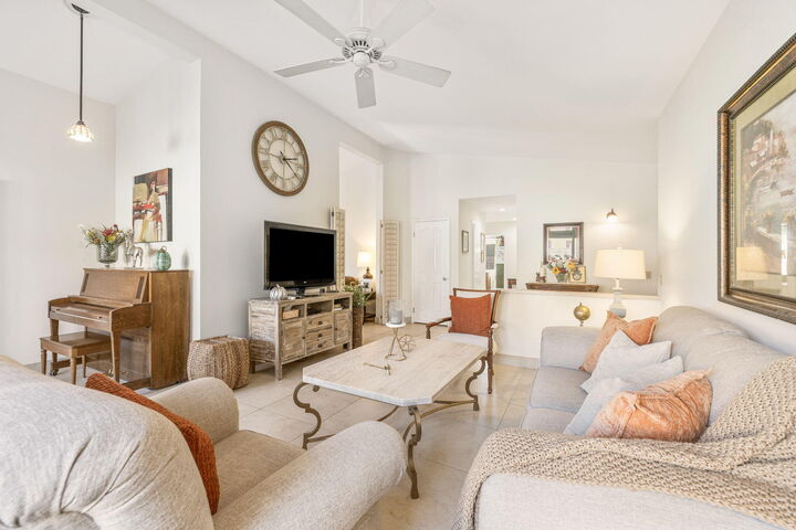 Property Photo:  44180 Mariposa Court  CA 92253 