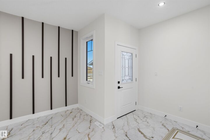Property Photo:  236 21 Street SW  AB T6X 3R3 