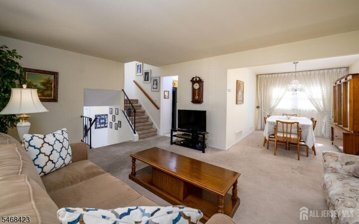 Property Photo:  5 Berdine Court  NJ 07067 