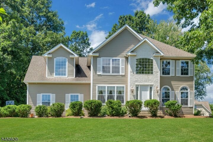 Property Photo: 6 Sabine Ln NJ 07416