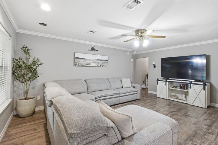 Property Photo: 110 S Bow Drive TX 77541