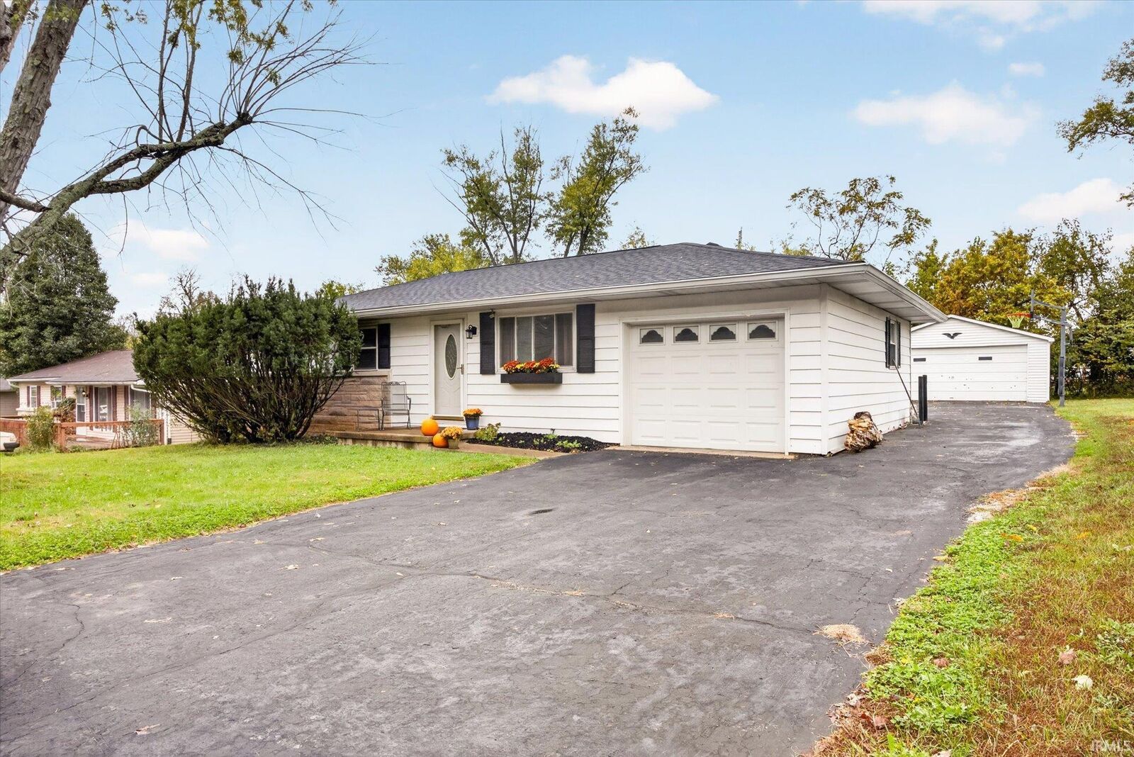 Property Photo: 2912 S Walnut Street Pike IN 47401-8404