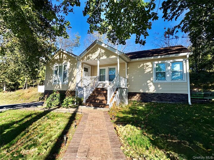 Property Photo:  322 Robinson Avenue  NY 12550 