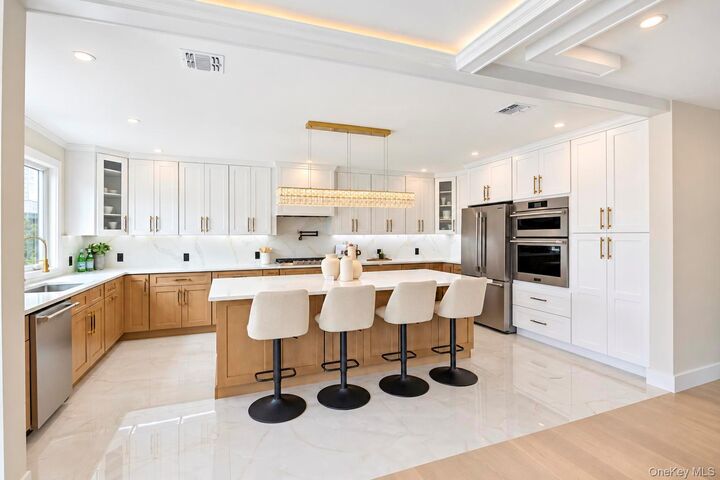Property Photo:  1 Garland Lane  NY 11581 