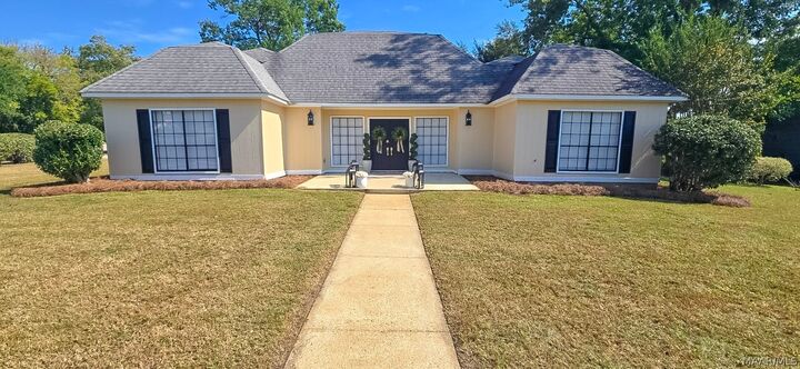 Property Photo: 2009 Bowen Drive AL 36106