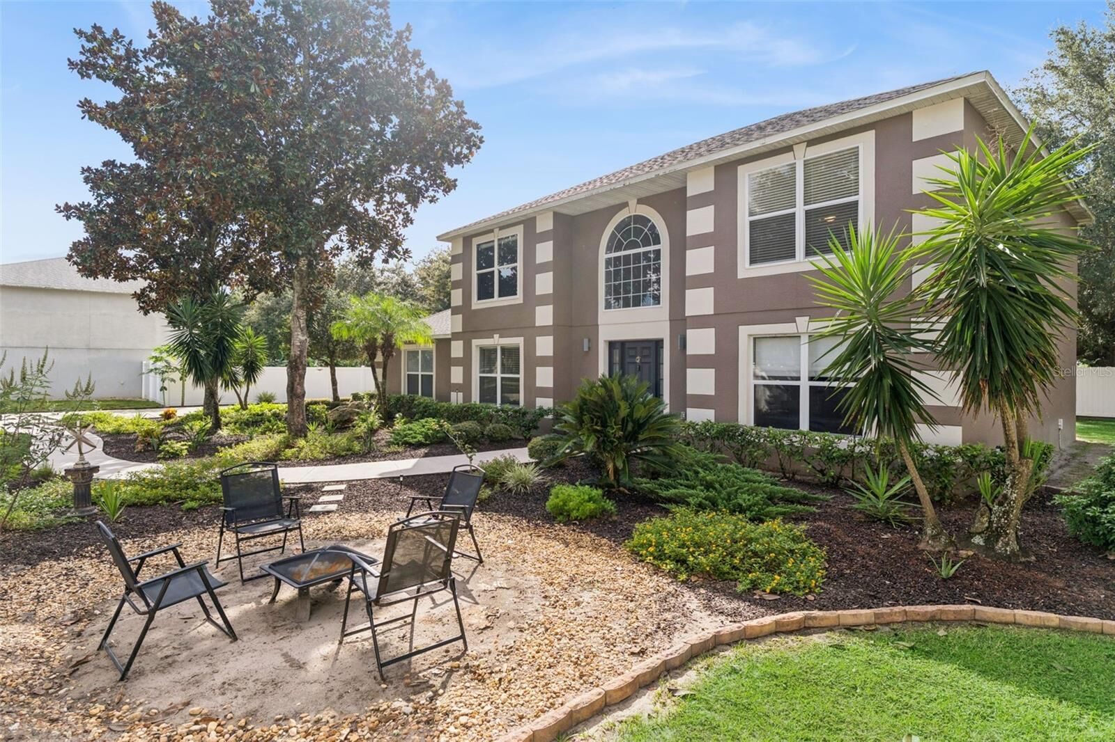 Property Photo:  921 Westcliffe Drive  FL 34787 
