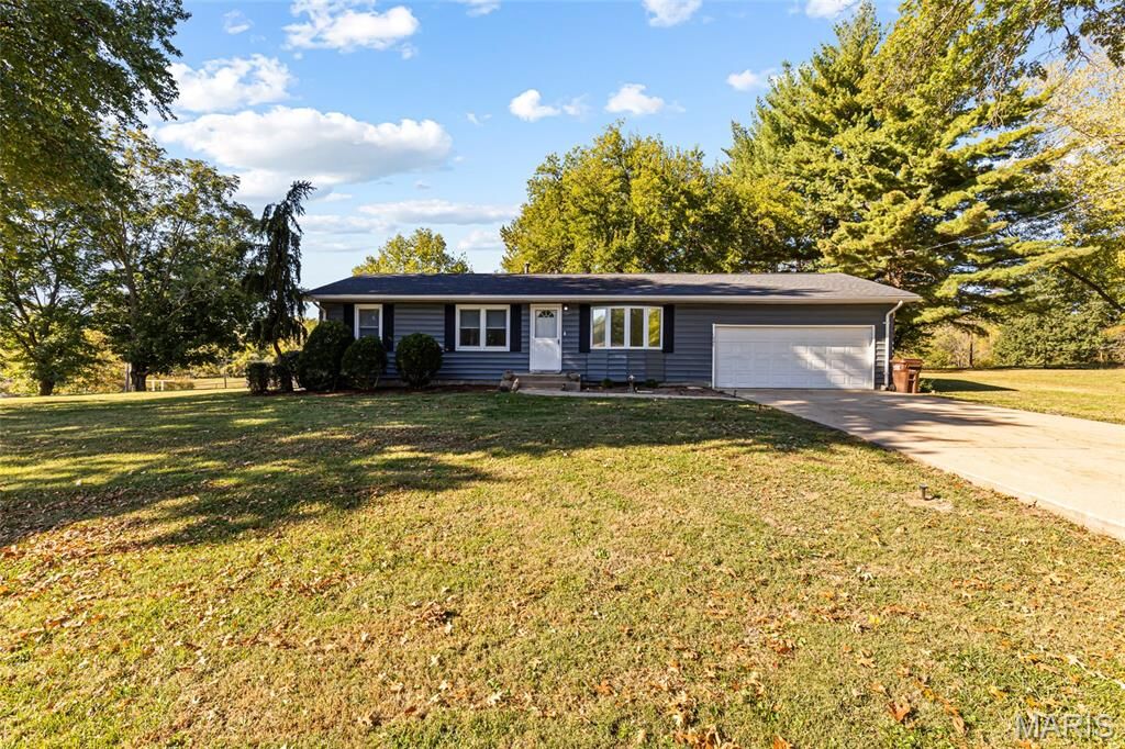 Property Photo:  1207 Apple Street  MO 63343 