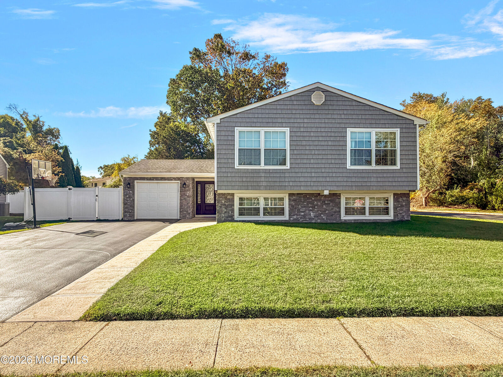 Property Photo:  2 Hearth Court  NJ 07731 