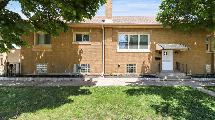 Property Photo:  1648 Wisconsin Avenue  IL 60402 