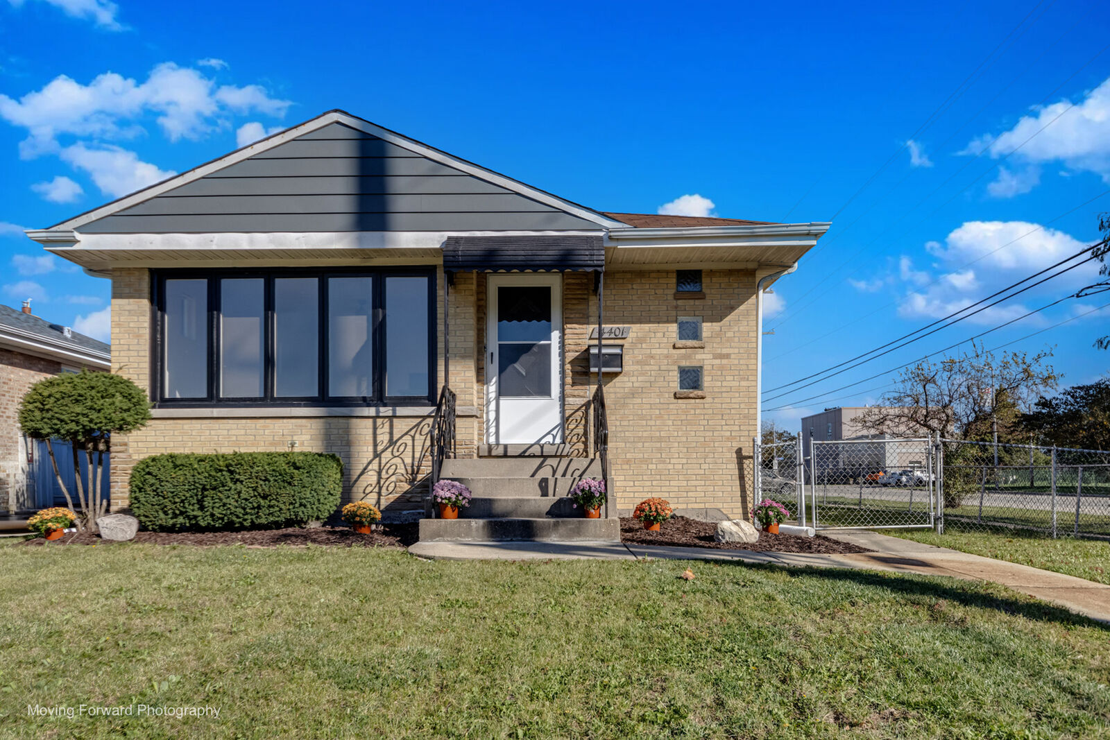Property Photo: 4401 N Osage Avenue IL 60706