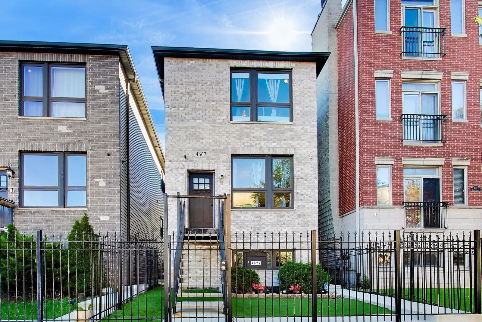 Property Photo: 4607 S Calumet Avenue IL 60653