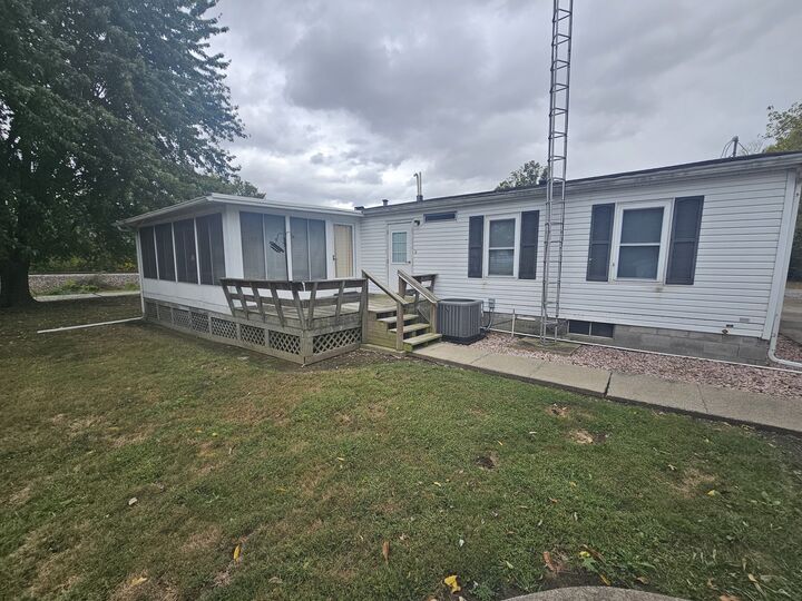 Property Photo:  130 W Fifth Street  IL 62816 