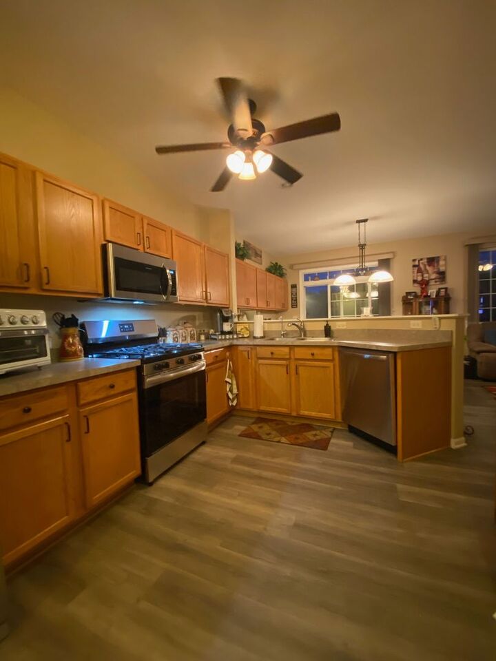 Property Photo: 602 Arbor Circle IL 60051