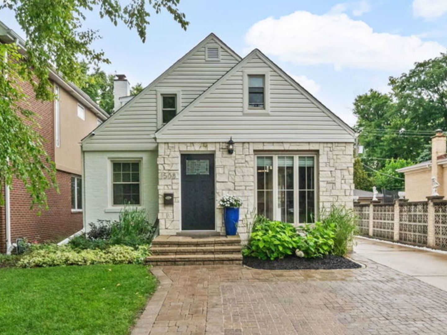 Property Photo: 1508 Potter Road IL 60068