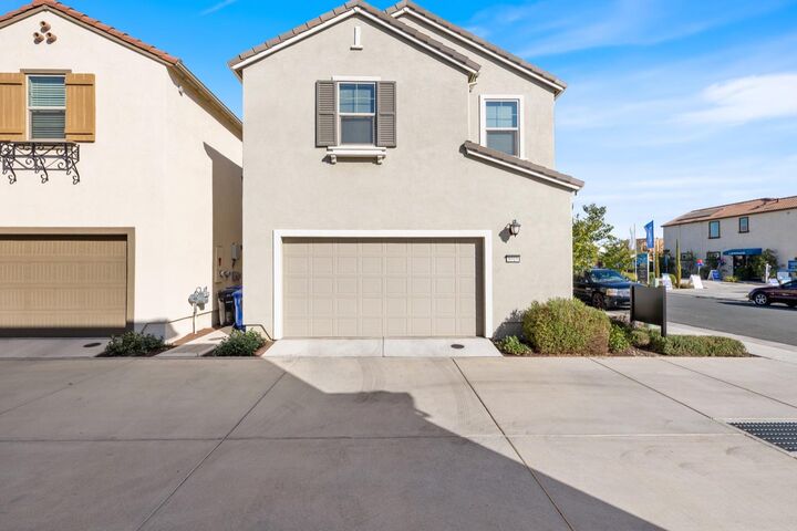 Property Photo:  8919 Upbeat Way  CA 95757 