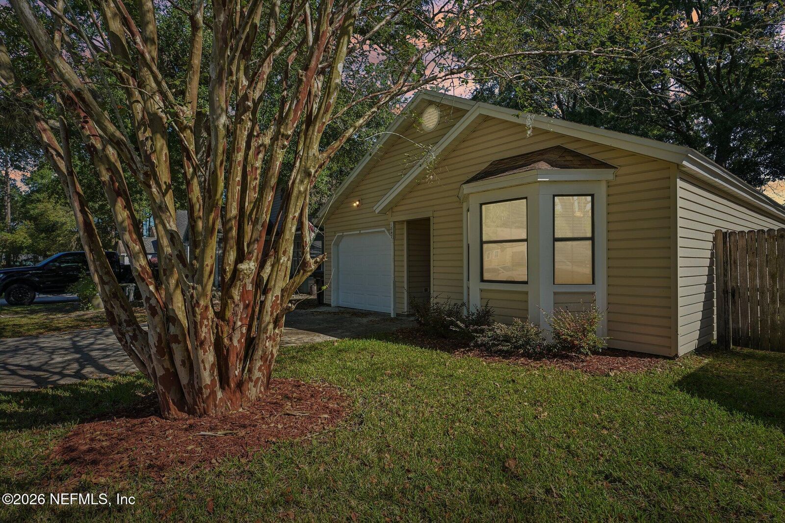 Property Photo:  1847 Mackenzie Court N  FL 32068 
