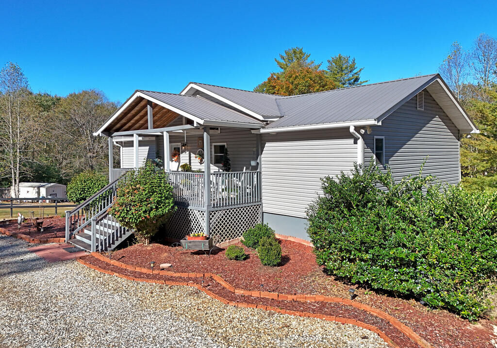 Property Photo:  407 Highland Trace  GA 30512 