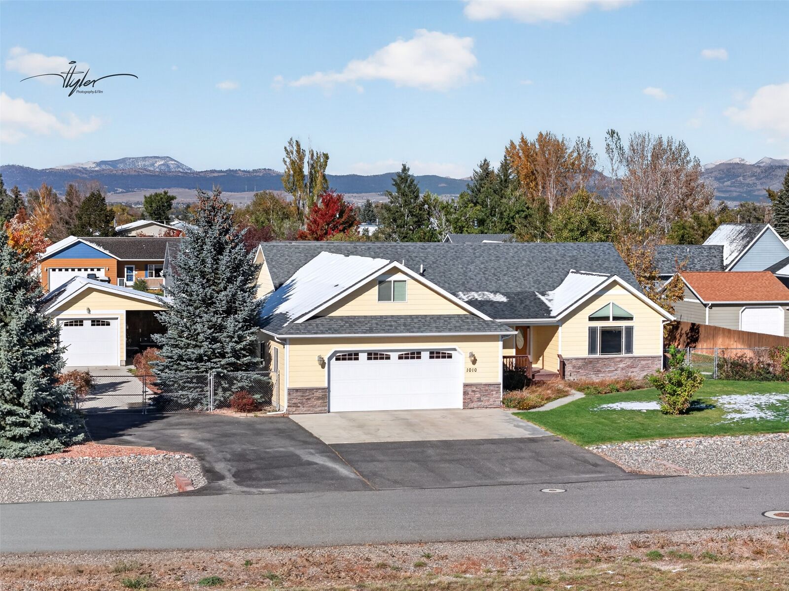 Property Photo:  1010 Isy Loop  MT 59602 