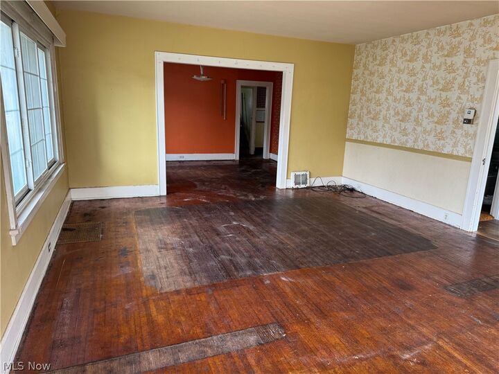 Property Photo: 97 W Oxford Street OH 44601