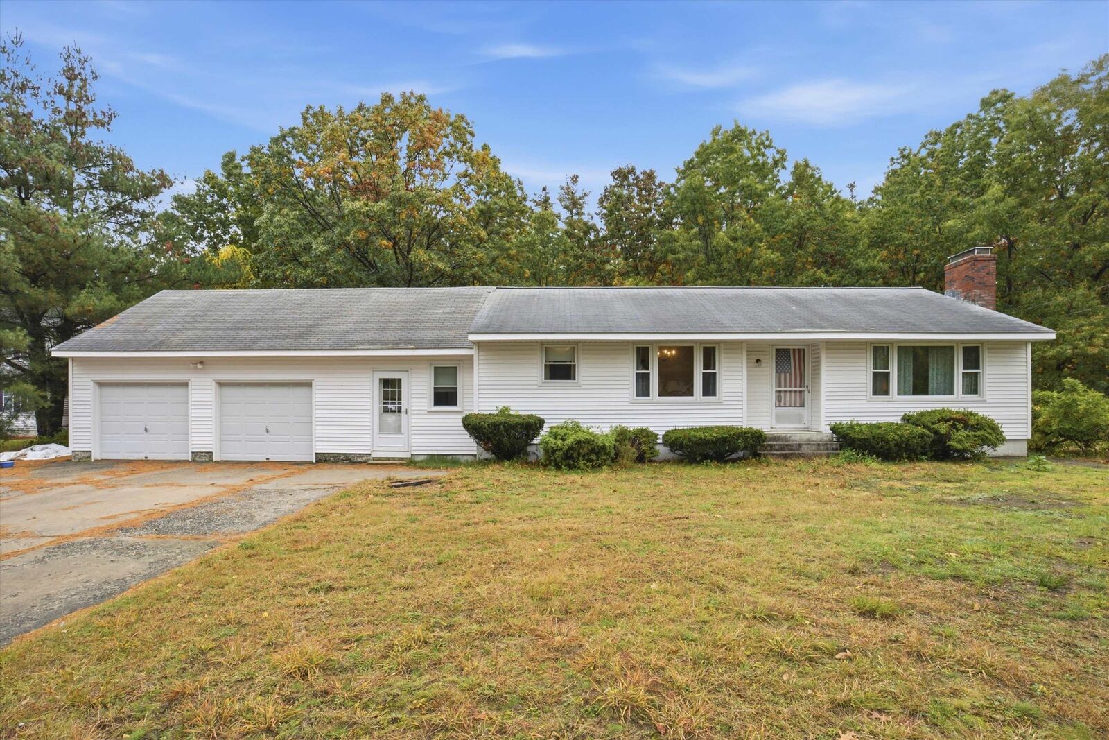 Property Photo:  6 Gendron Street  NH 03062 