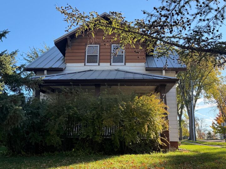 Property Photo: 715 S Sheridan Street MN 56537