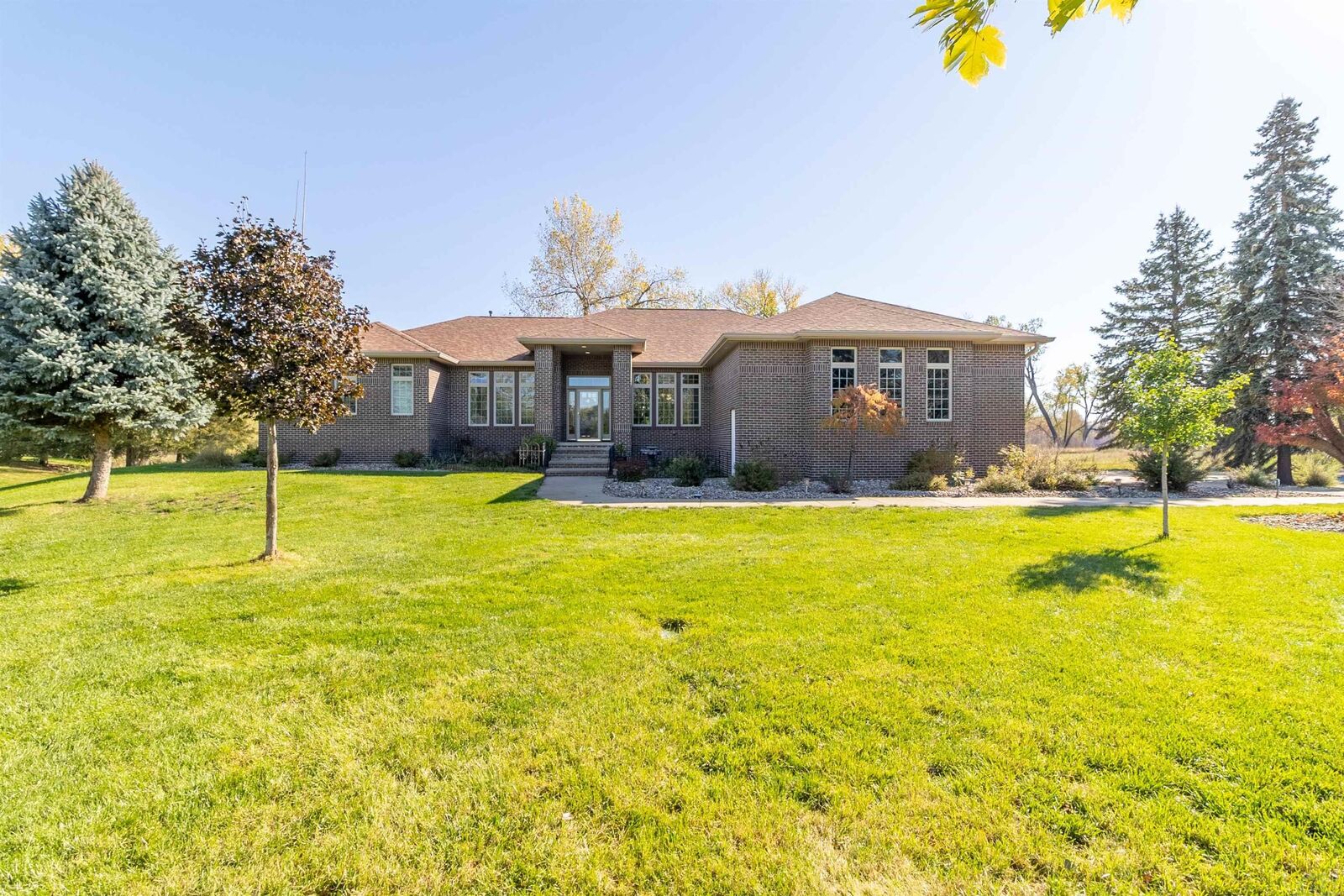 Property Photo:  405 Hiddenwood Hollow  SD 57038 