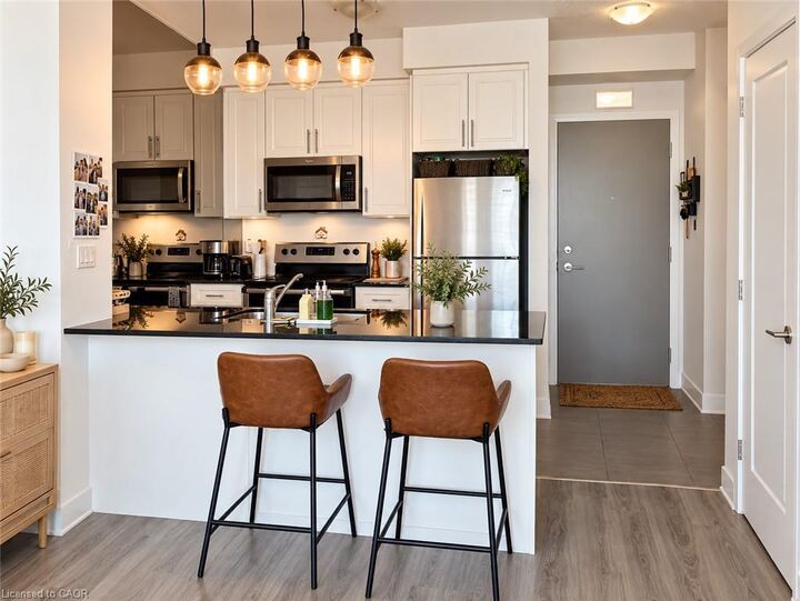 Property Photo: 16 Concord Place 421 ON L3M 0J1