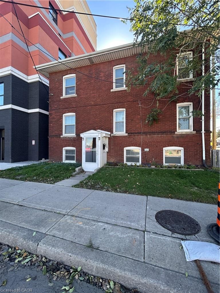 Property Photo: 3 Balmoral Avenue S 1A ON L8M 3J7
