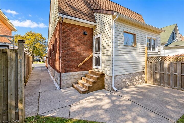 Property Photo:  4740 Fourth Avenue  ON L2E 4N8 