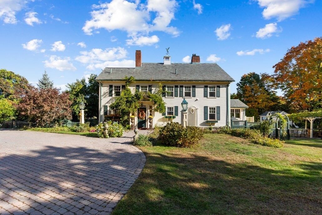 Property Photo:  50 Chestnut St  MA 01940 