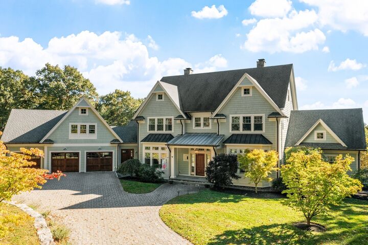 Property Photo: 90 Applegrove Ln MA 01741