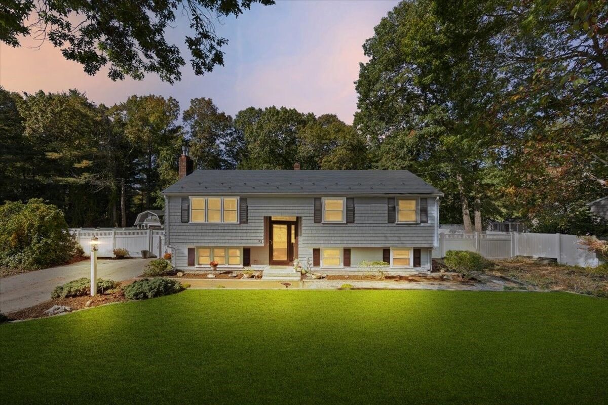 Property Photo:  33 Lantern Ln  MA 02360 